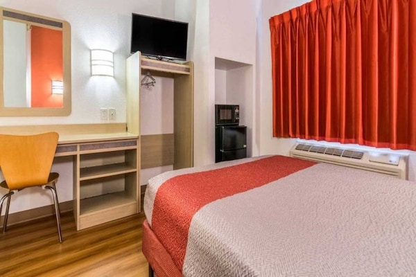 Foto van 1 tweepersoonsbed (queensize) | Magnetron, rookruimte - BedRoom