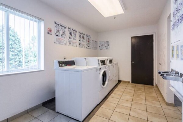 Foto van 1 tweepersoonsbed (Queensize) | Premium, Micfridge - Facilities