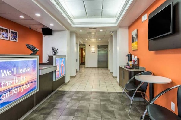 Foto van 1 tweepersoonsbed | Rolstoeltoegankelijk bad Smk Micfridg - FloorPlan