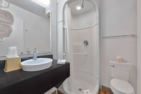 Foto van 1 tweepersoonsbed (Queensize) | Columbus, Georgia - Vakantiehuis in Columbus GA - BathRoom