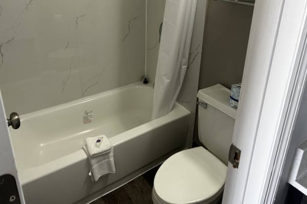 Foto van 1 Kingbed | Ns | Koelkast - Vakantiehuis in Summerville - BathRoom