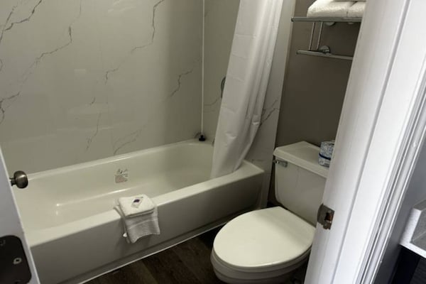 Foto van 1 Kingbed | Ns | Koelkast - Vakantiehuis in Summerville - BathRoom