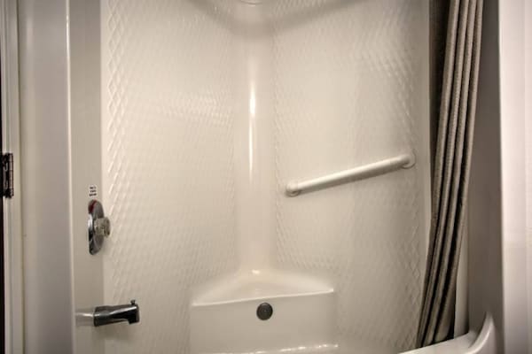 Foto van 1 Queensize Bed | Mobil Toegang - Vakantiehuis in Missoula - BathRoom