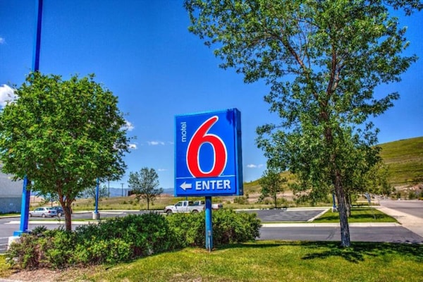 Foto van 1 Queensize Bed | Mobil Toegang - Vakantiehuis in Missoula - ExteriorSummer