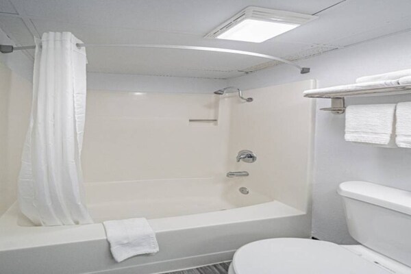 Foto van 1 kingsize bed | Rookvrij, Keuken - Vakantiehuis in Pocatello - Facilities