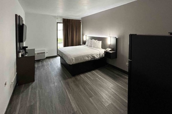 Foto van 1 kingsize bed | Suite, NSMK, Keuken - Vakantiehuis in Pocatello - BedRoom