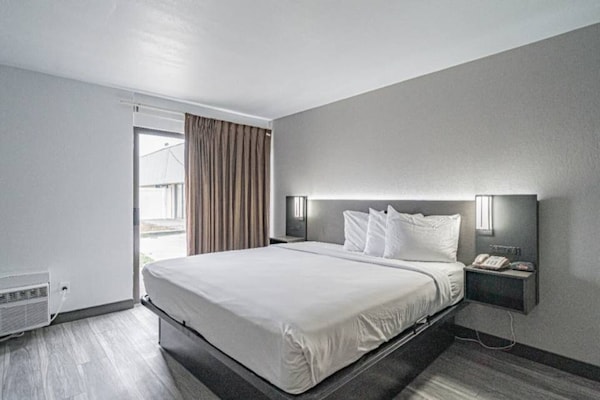 Foto van 1 kingsize bed | Suite, NSMK, Keuken - Vakantiehuis in Pocatello - Facilities