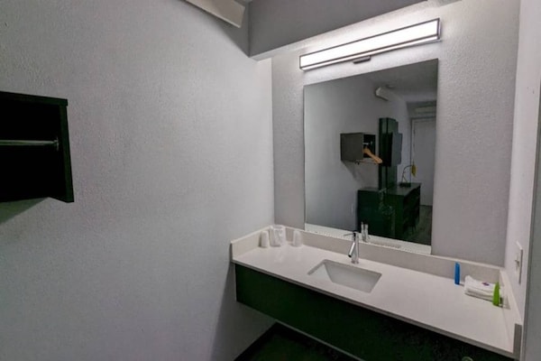 Foto van 1 Kingbed | Koelkast - Vakantiehuis in Nashua - Facilities
