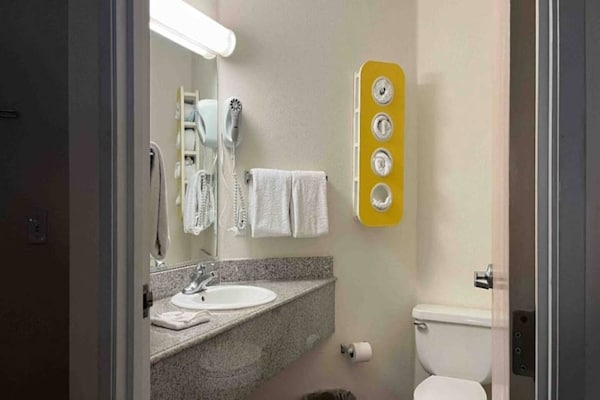 Foto van 1 kingsize bed | Rookvrij, Keuken - Vakantiehuis in Las Cruces - BathRoom