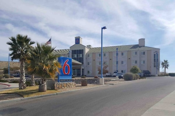 Foto van 1 kingsize bed | Mobiliteit | Ste | Nsmk | Keuken - Vakantiehuis in Las Cruces - ExteriorSummer