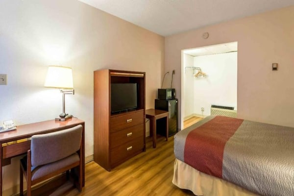 Foto van 1 tweepersoonsbed (queensize) | Niet-roken, koelkast (Micfridge) - BedRoom