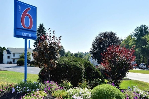 Foto van 1 tweepersoonsbed | Douche conform ADA/RI-normen - Vakantiehuis in Nashua - ExteriorSummer