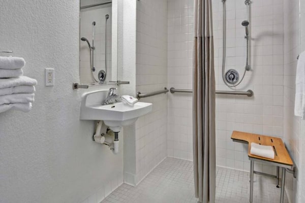 Foto van 1 tweepersoonsbed (Queensize) | Uitgebreide suite - Vakantiehuis in Destin - BathRoom