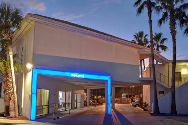 Foto van 1 tweepersoonsbed (Queensize) | Uitgebreide suite - Vakantiehuis in Destin - ExteriorSummer