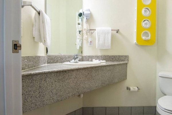 Foto van 1 kingsize bed | Rookvrij - Vakantiehuis in Las Cruces - BathRoom