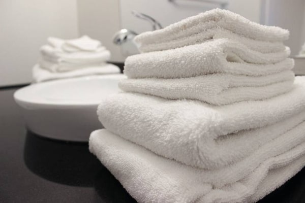 Foto van 1 Queensize Bed | Ada/tub - Vakantiehuis in Rexburg - BathRoom