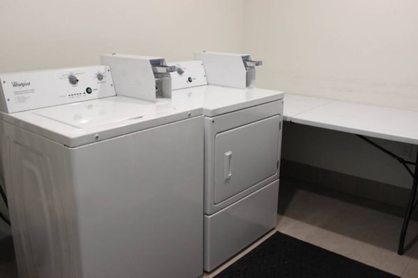 Foto van 1 Queensize Bed | Ada/tub - Vakantiehuis in Rexburg - Facilities