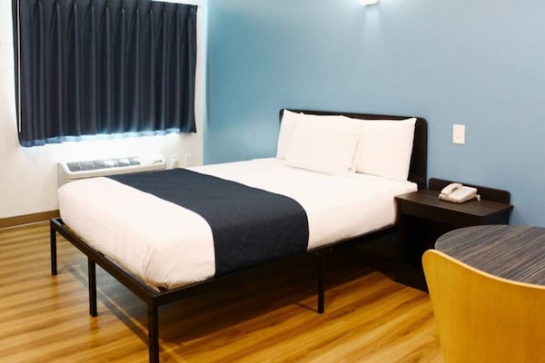 Foto van 1 tweepersoonsbed (queensize) | Rookvrij - Vakantiehuis in Rexburg - BedRoom