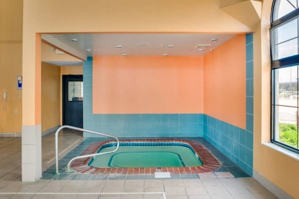 Foto van 1 Queensize Bed | Business | Ns - Vakantiehuis in Richmond IN - BathRoom