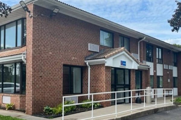 Foto van 1 kingsize bed | Suite, rookvrij, koelkast - Vakantiehuis in East Syracuse - ExteriorSummer