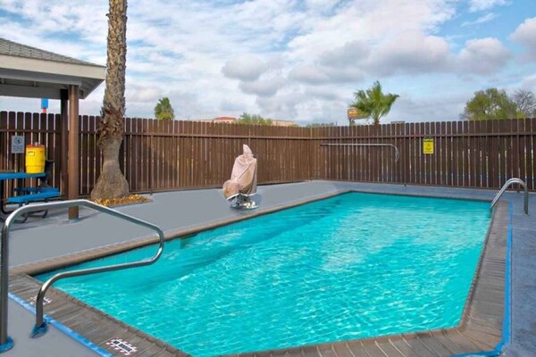 Foto van Queensize|mobiele toegang|badkuip - Vakantiehuis in EAGLE PASS - Pool