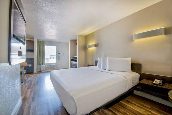 Foto van 1 Kingbed | Suite | Ns - Vakantiehuis in San-Antonio - BedRoom