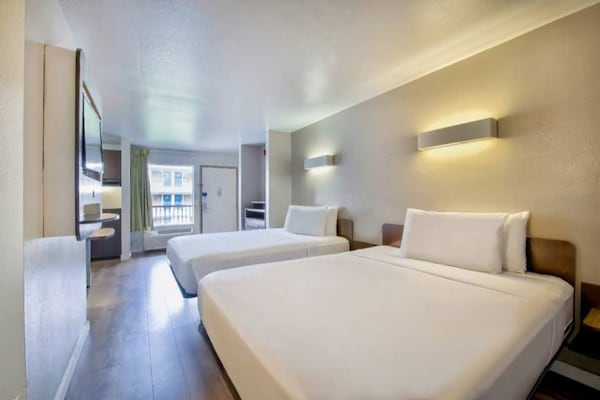 Foto van 1 Kingbed | Suite | Ns - Vakantiehuis in San-Antonio - BedRoom