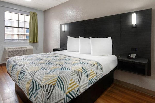 Foto van 1 tweepersoonsbed (Queensize) | San Antonio - Vakantiehuis in San-Antonio - BedRoom