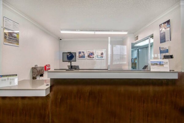 Foto van 1 tweepersoonsbed (NSMK) | San Antonio - Vakantiehuis in San-Antonio - FloorPlan