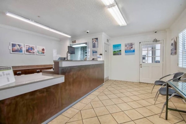 Foto van 1 tweepersoonsbed (NSMK) | San Antonio - Vakantiehuis in San-Antonio - FloorPlan