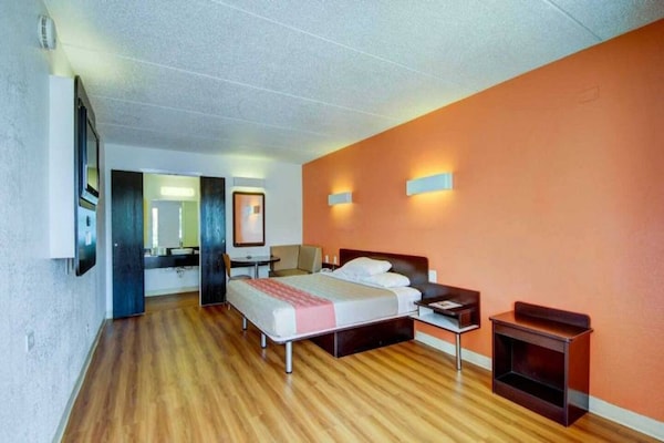 Foto van 1 kingsize bed | San Antonio - Vakantiehuis in San-Antonio - BedRoom