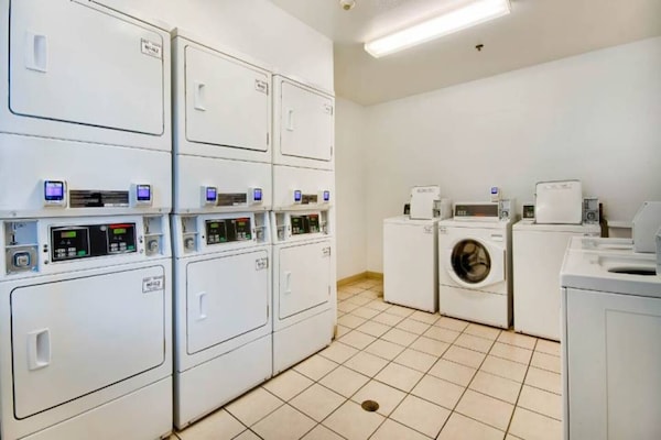Foto van 1 kingsize bed | Toegankelijk voor mindervaliden/bad - Facilities