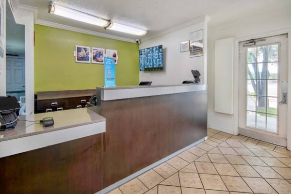 Foto van 1 kingsize bed | Toegankelijk voor mindervaliden/bad - FloorPlan