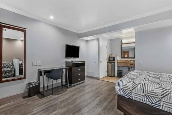 Foto van 1 tweepersoonsbed (Queensize) | Nsmk,Micfridge - Vakantiehuis in Carlsbad - BedRoom