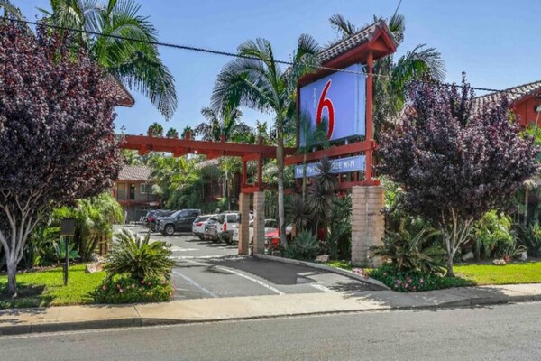 Foto van 1 tweepersoonsbed (Queensize) | Nsmk,Micfridge - Vakantiehuis in Carlsbad - Facilities