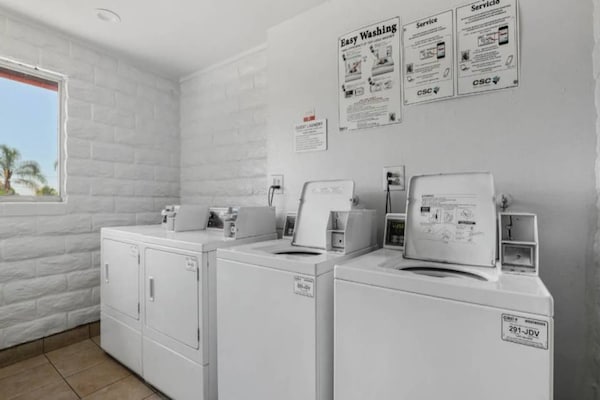 Foto van 1 tweepersoonsbed (Queensize) | Nsmk,Micfridge - Vakantiehuis in Carlsbad - Facilities