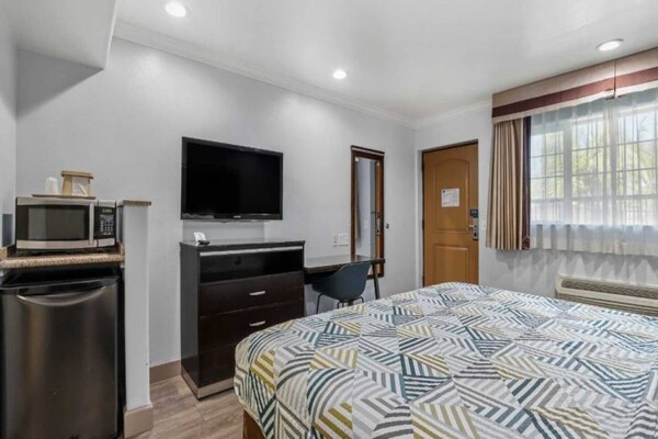 Foto van 1 tweepersoonsbed (Queensize) | Nsmk,Micfridge - Vakantiehuis in Carlsbad - BedRoom