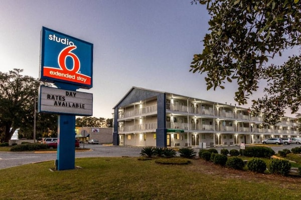 Foto van 1 tweepersoonsbed (queensize) | rookvrije keuken - Vakantiehuis in Savannah GA - Facilities