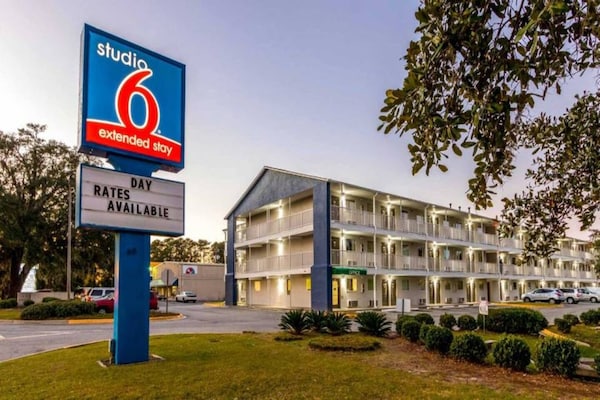 Foto van 1 kingsize bed | keuken | rookvrij - Vakantiehuis in Savannah GA - ExteriorSummer