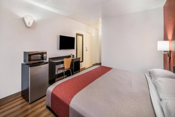 Foto van 1 kingsize bed | Rookvrij - Vakantiehuis in HENDERSON - BedRoom