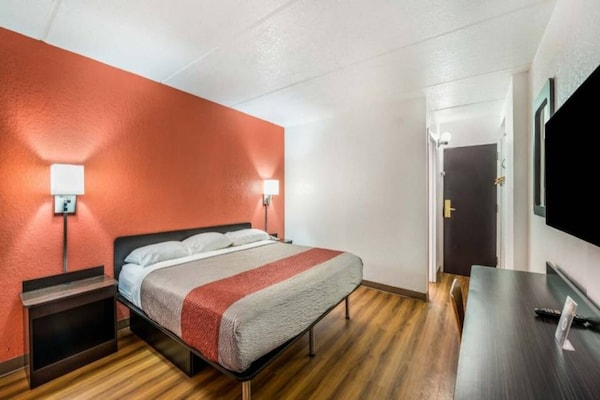 Foto van 1 kingsize bed | Rookvrij, koelkast - Vakantiehuis in HENDERSON - BedRoom