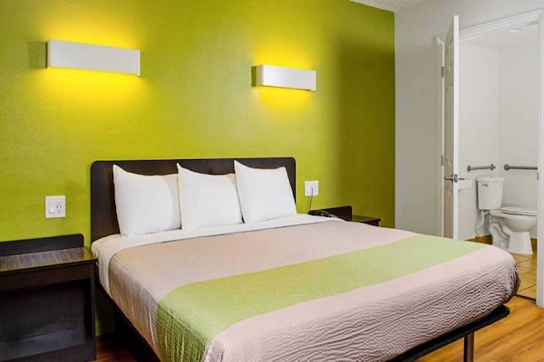 Foto van 1 kingsize bed | Rookvrij - Vakantiehuis in MODESTO - BedRoom