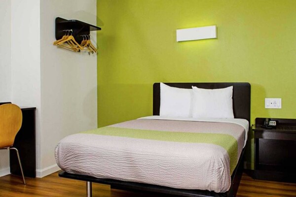 Foto van 1 kingsize bed | Rookvrij - Vakantiehuis in MODESTO - BedRoom