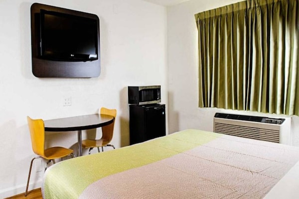 Foto van 1 kingsize bed | Rookvrij - Vakantiehuis in MODESTO - BedRoom
