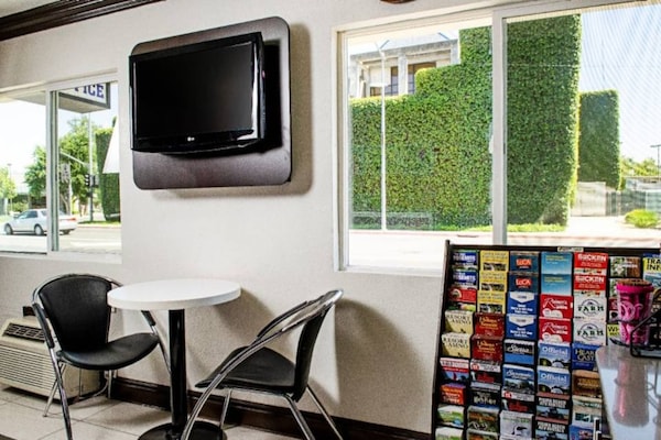 Foto van 1 tweepersoonsbed (queensize) | Rookvrij - Vakantiehuis in MODESTO - FloorPlan