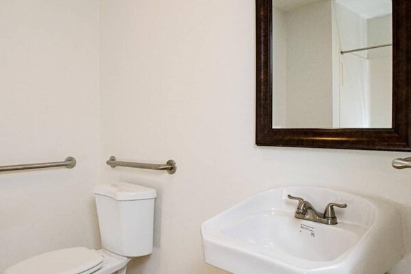 Foto van 1 tweepersoonsbed (queensize) | Rookvrij - Vakantiehuis in MODESTO - BedRoom