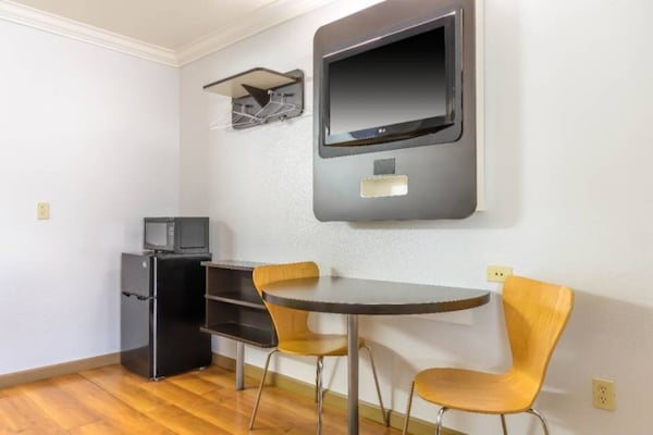 Foto van 1 kingsize bed | Toegankelijk voor mindervaliden | NSMK | Micfridg - Facilities