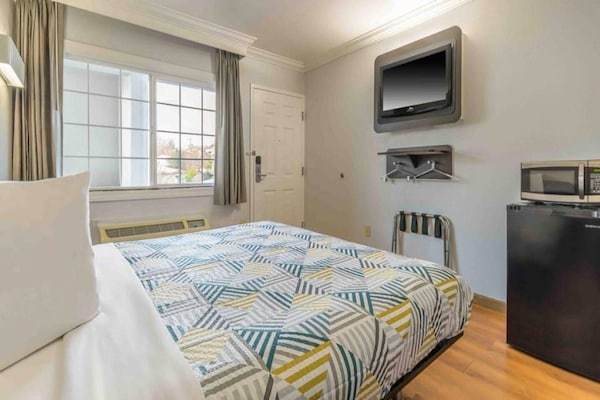 Foto van 1 kingsize bed | Toegankelijk voor mindervaliden | NSMK | Micfridg - BedRoom