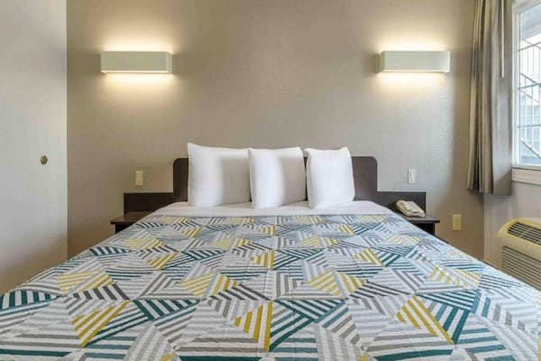 Foto van 1 tweepersoonsbed | Niet-roken, koelkast - Vakantiehuis in San Jose CA - BedRoom