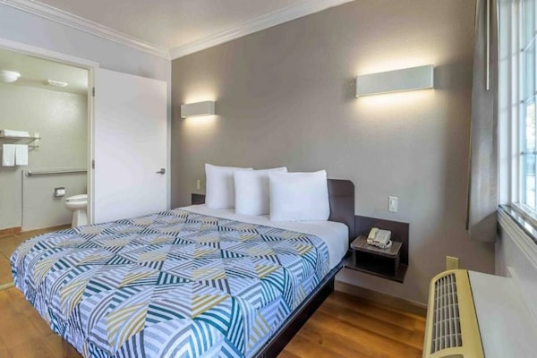 Foto van 1 kingsize bed | Roken toegestaan, koelkast aanwezig - BedRoom